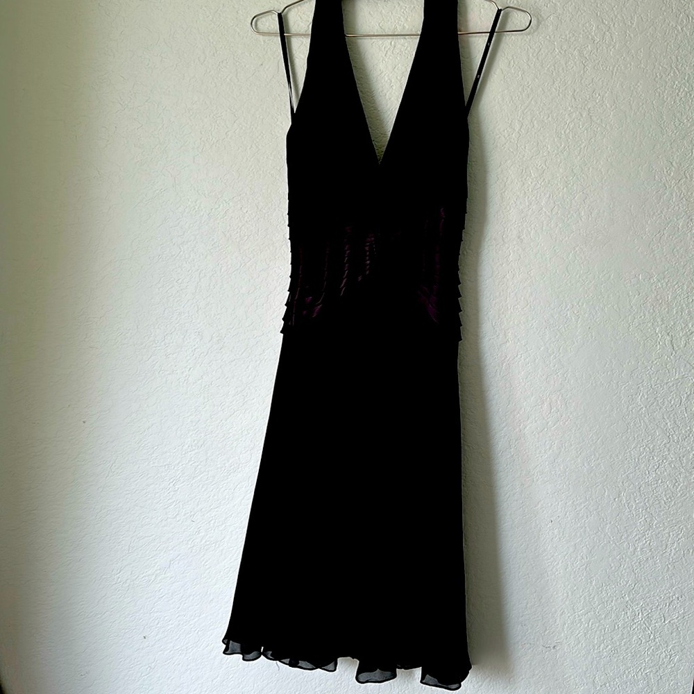 Black silk and velvet Tadashi halter dress 🌹🖤